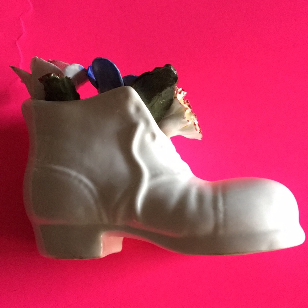 Vintage handcrafted shoe/floral